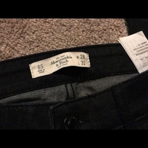 BNWOT Dark wash Abercrombie jeans!!!